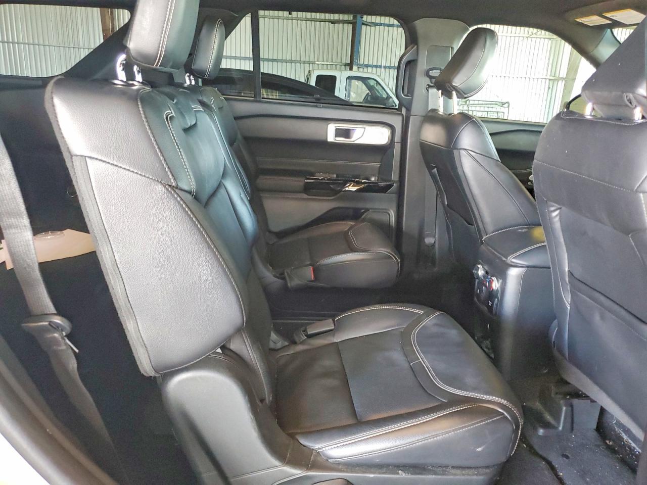 FORD EXPLORER 2022 — 12