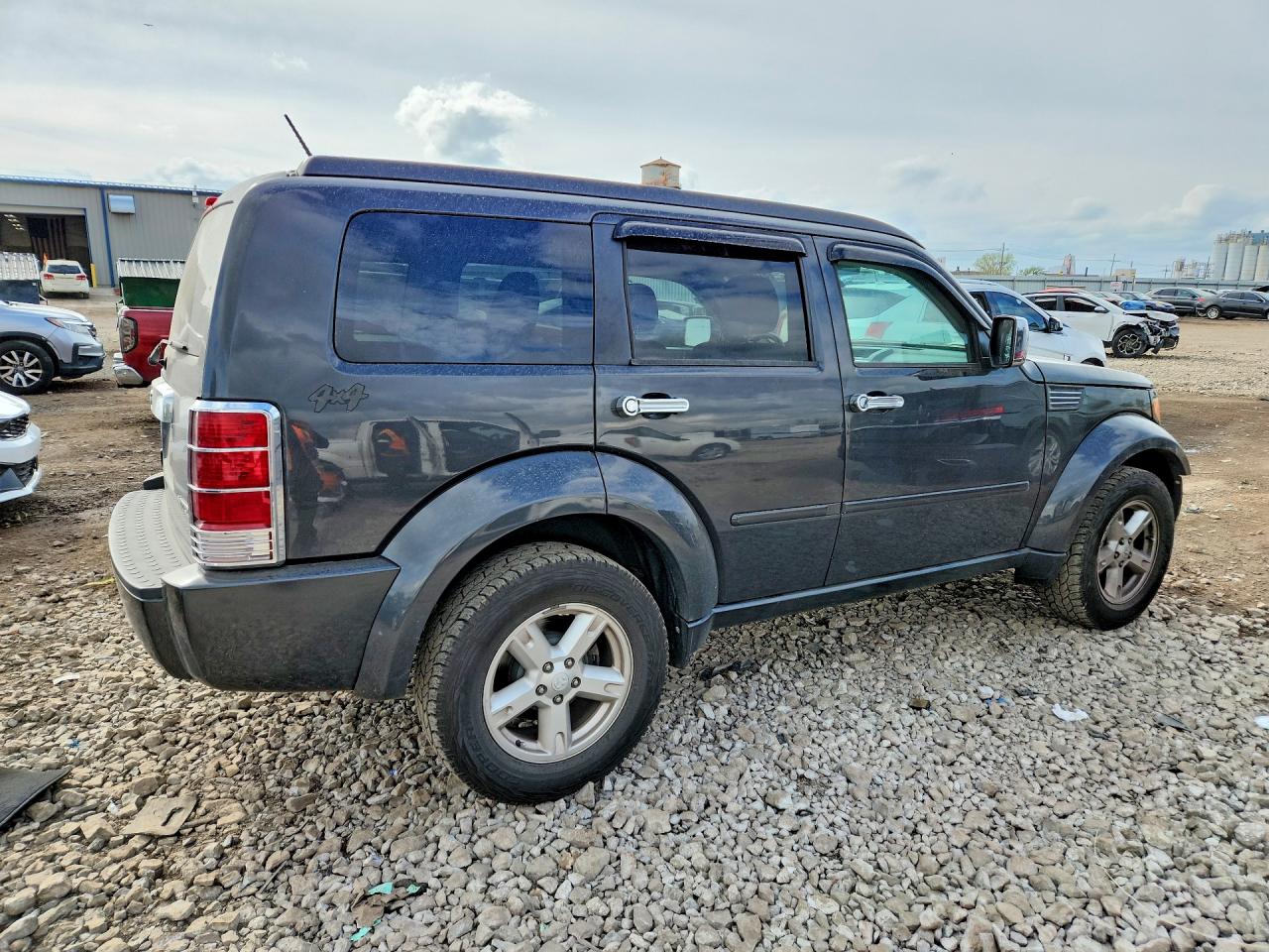DODGE NITRO 2011 — 4