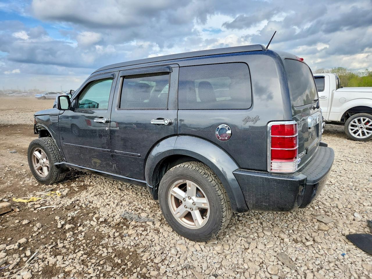 DODGE NITRO 2011 — 3