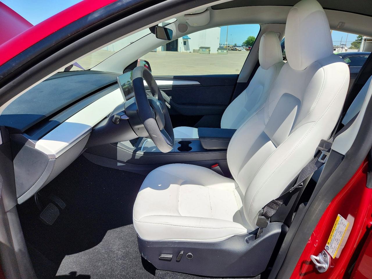 TESLA MODEL Y 2025 — 8