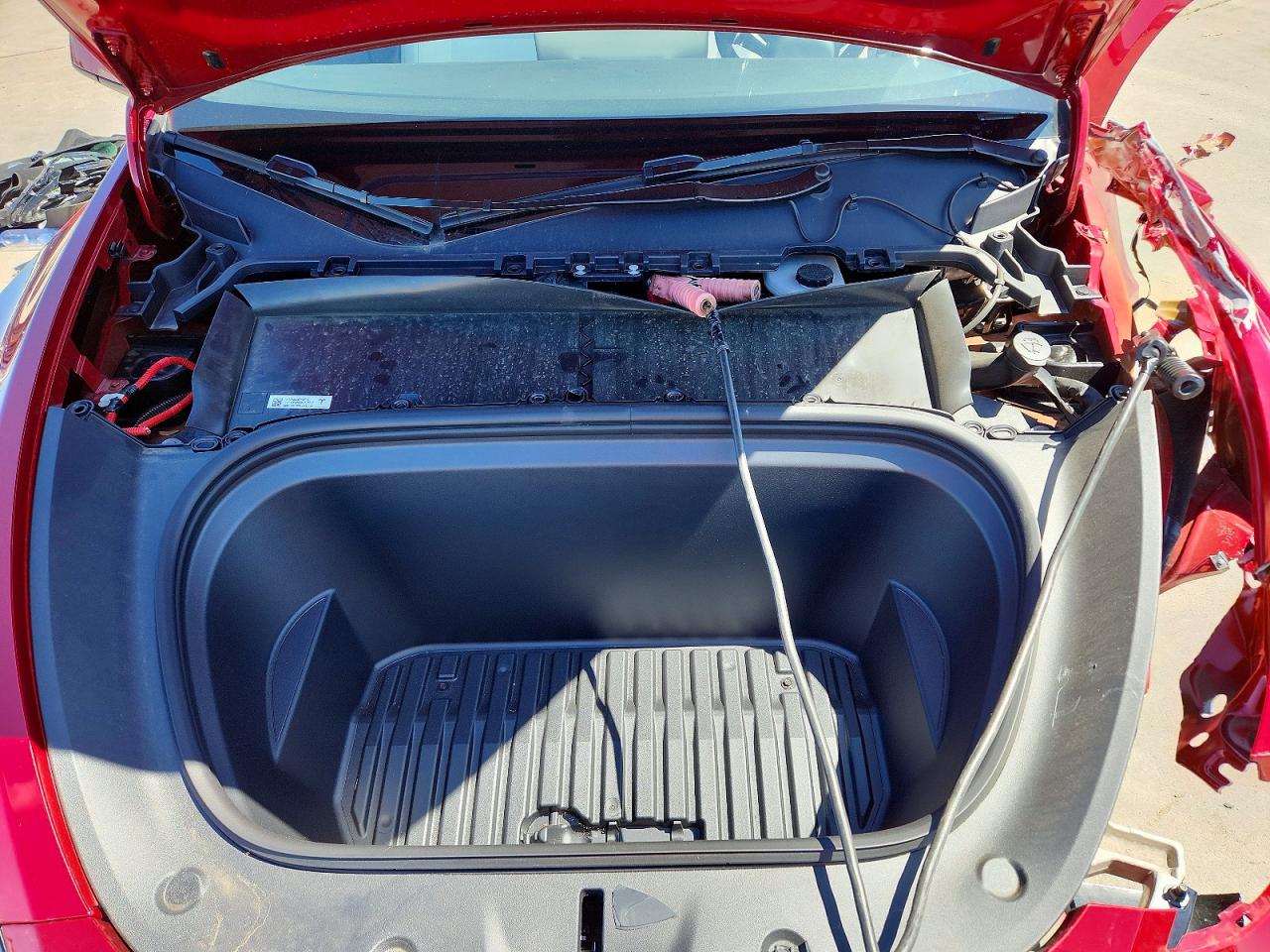 TESLA MODEL Y 2025 — 12