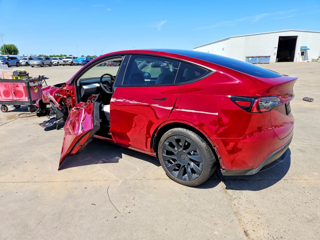 TESLA MODEL Y 2025 — 3
