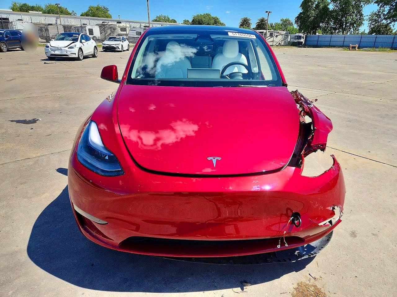 TESLA MODEL Y 2025 — 6