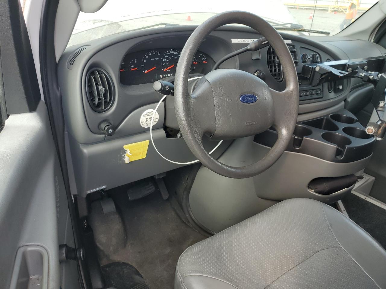 FORD ECONOLINE 2006 — 9