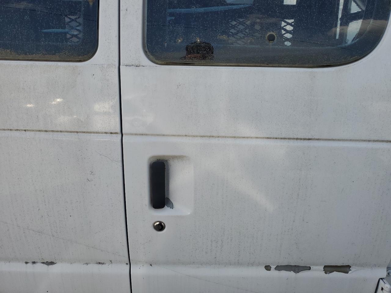 FORD ECONOLINE 2006 — 12
