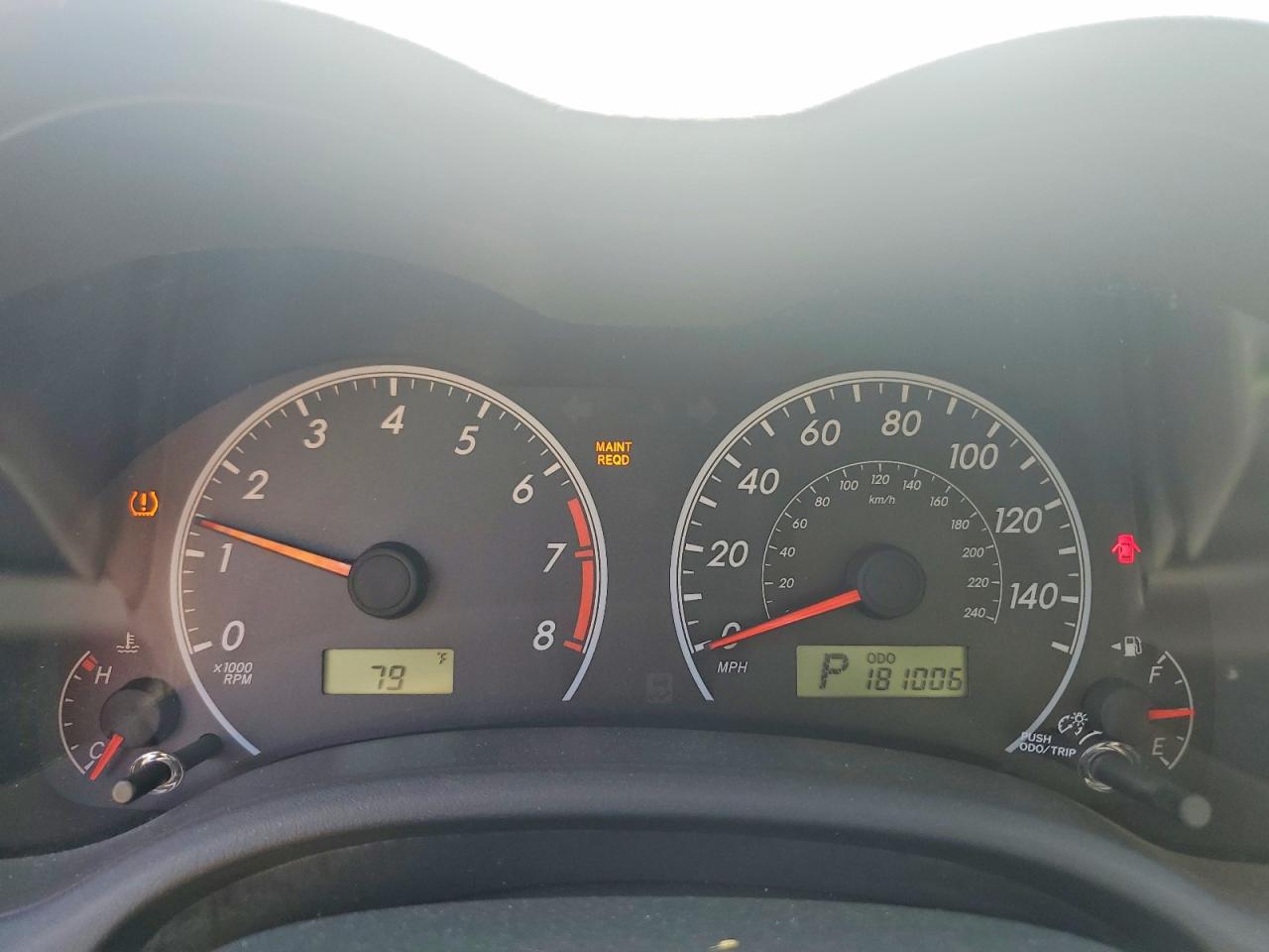 TOYOTA COROLLA 2011 — 10