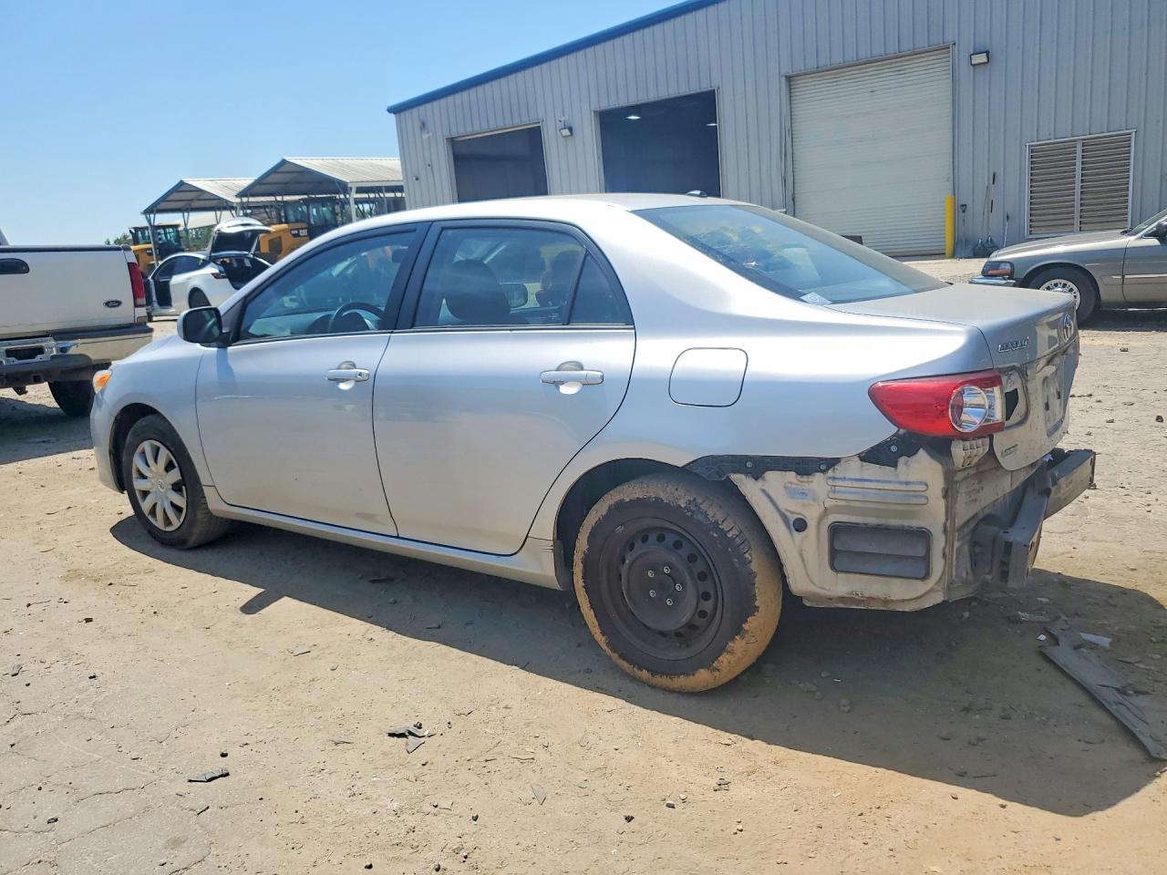 TOYOTA COROLLA 2011 — 3