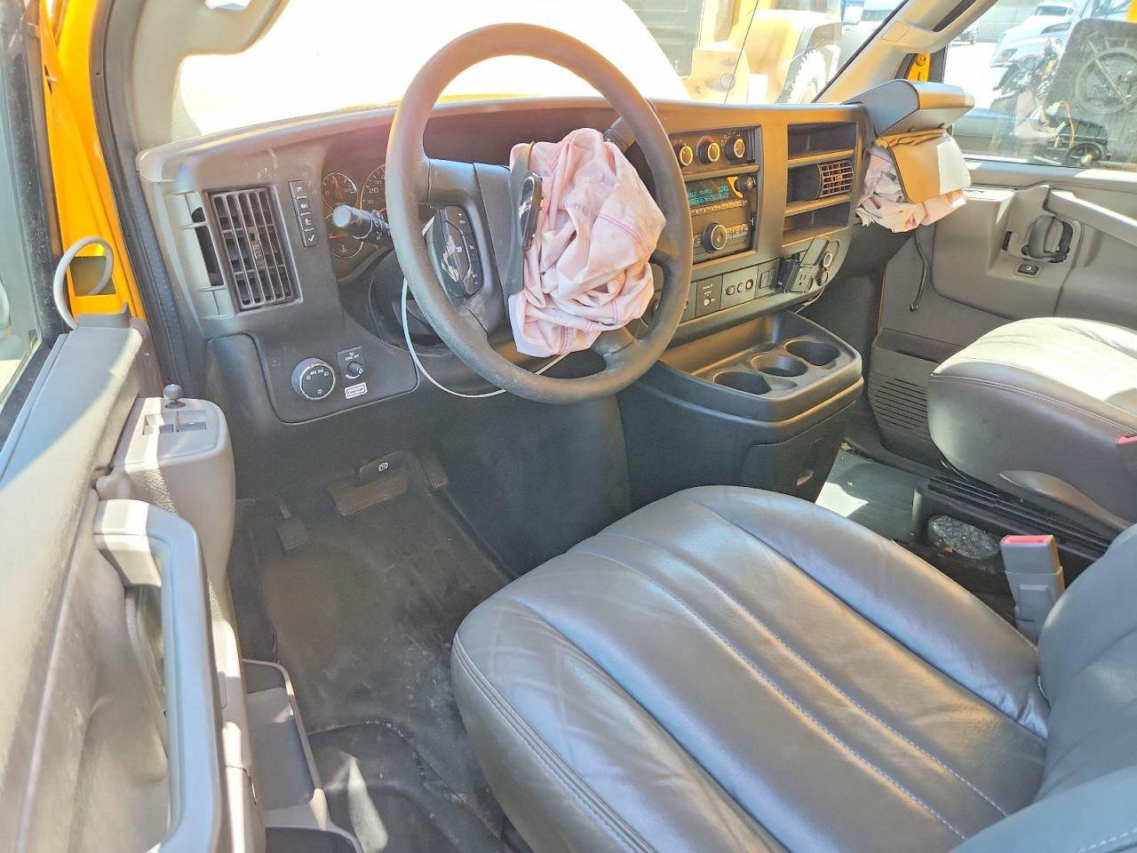 GMC SAVANA 2022 — 9