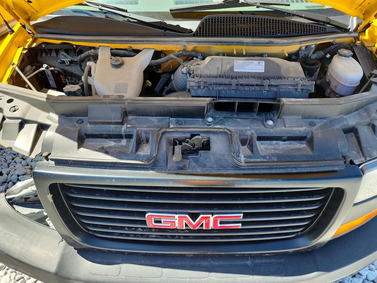 GMC SAVANA 2022 — 12