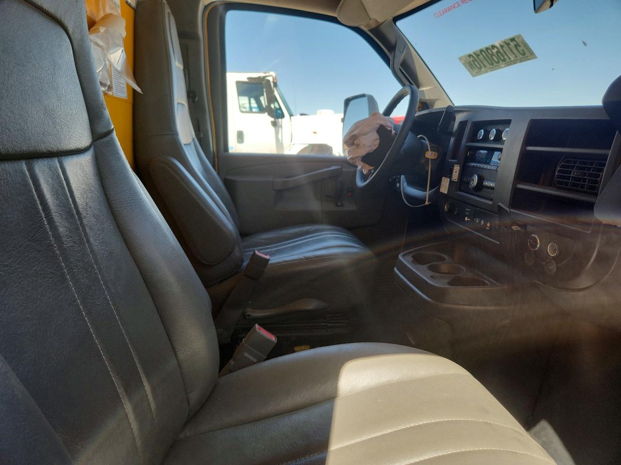 GMC SAVANA 2022 — 11