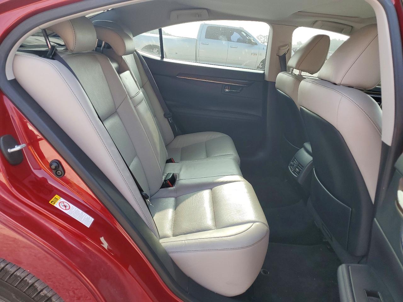 LEXUS ES 2015 — 11