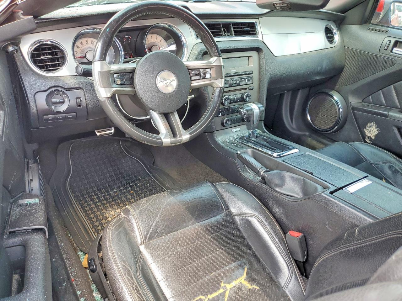 FORD MUSTANG 2012 — 9