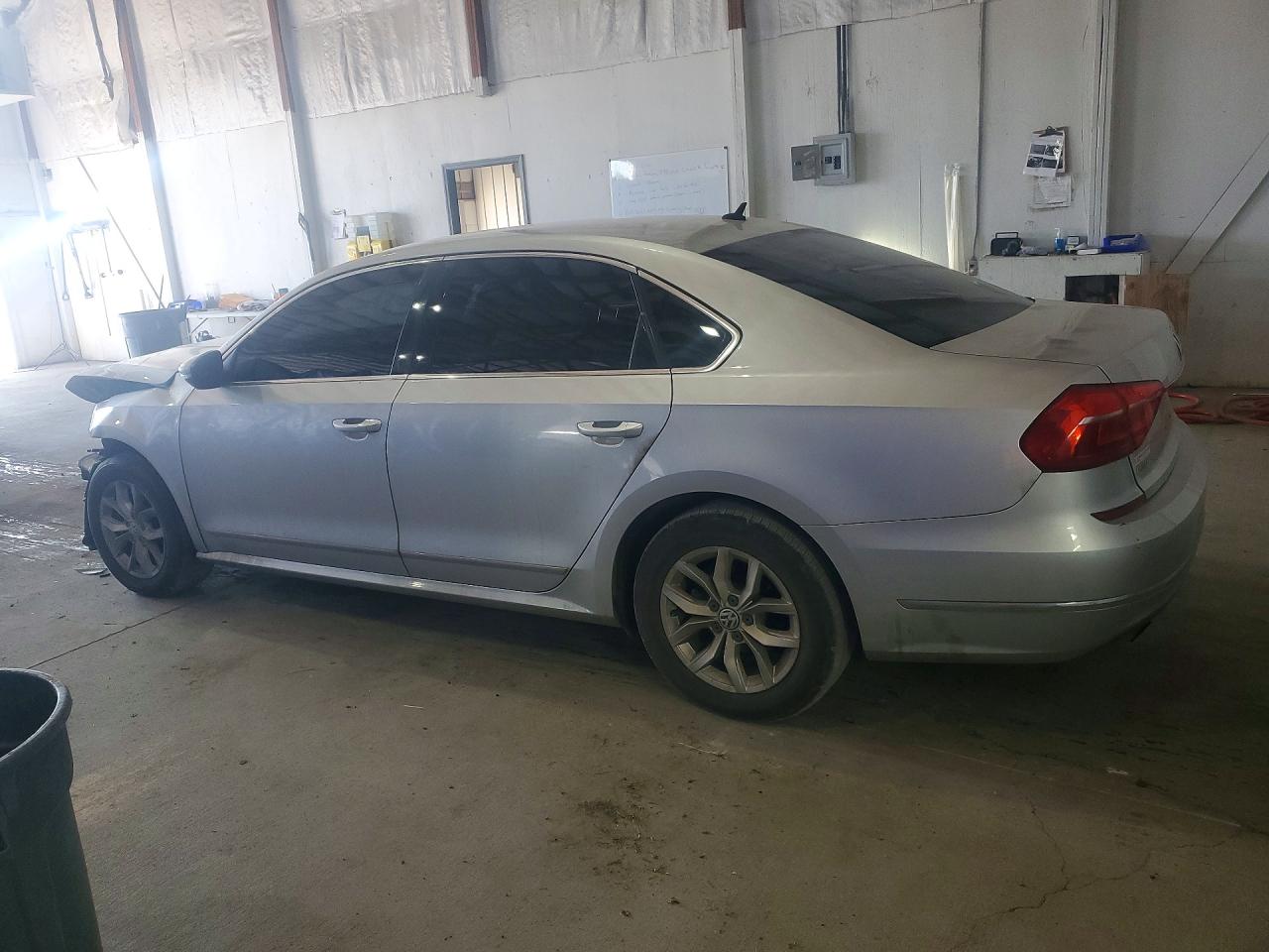 VOLKSWAGEN PASSAT 2016 — 3