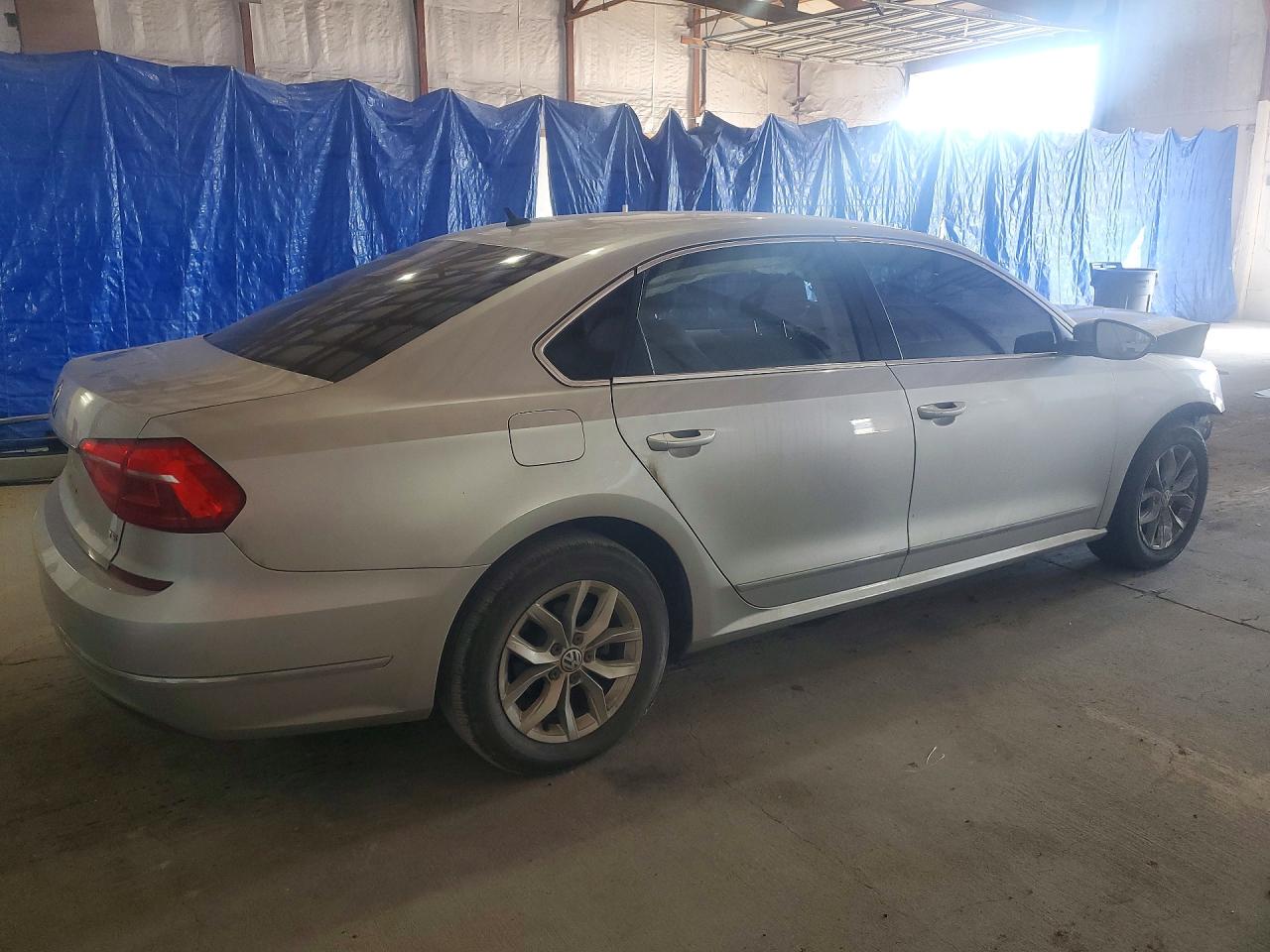 VOLKSWAGEN PASSAT 2016 — 4