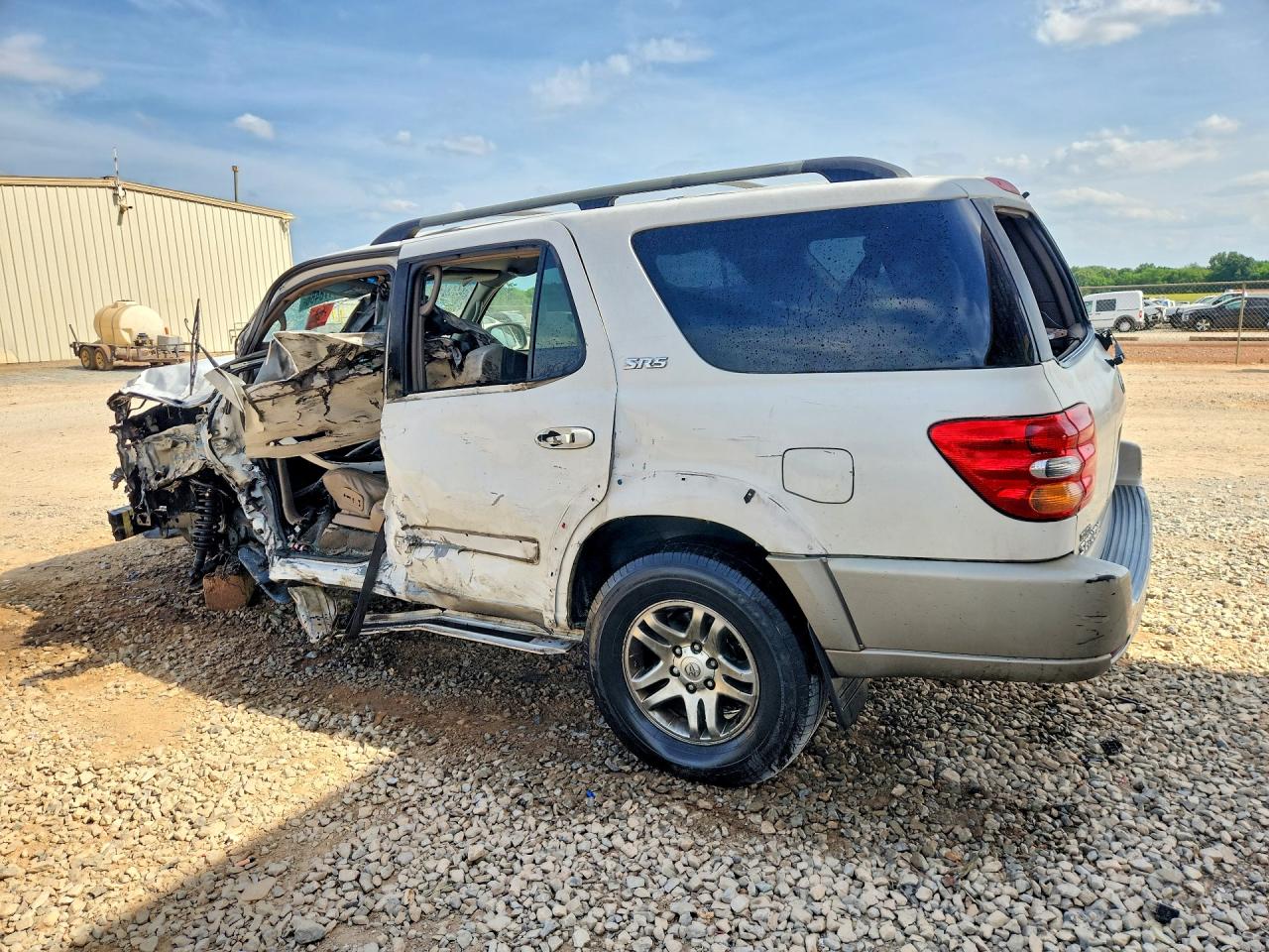 TOYOTA SEQUOIA 2004 — 3