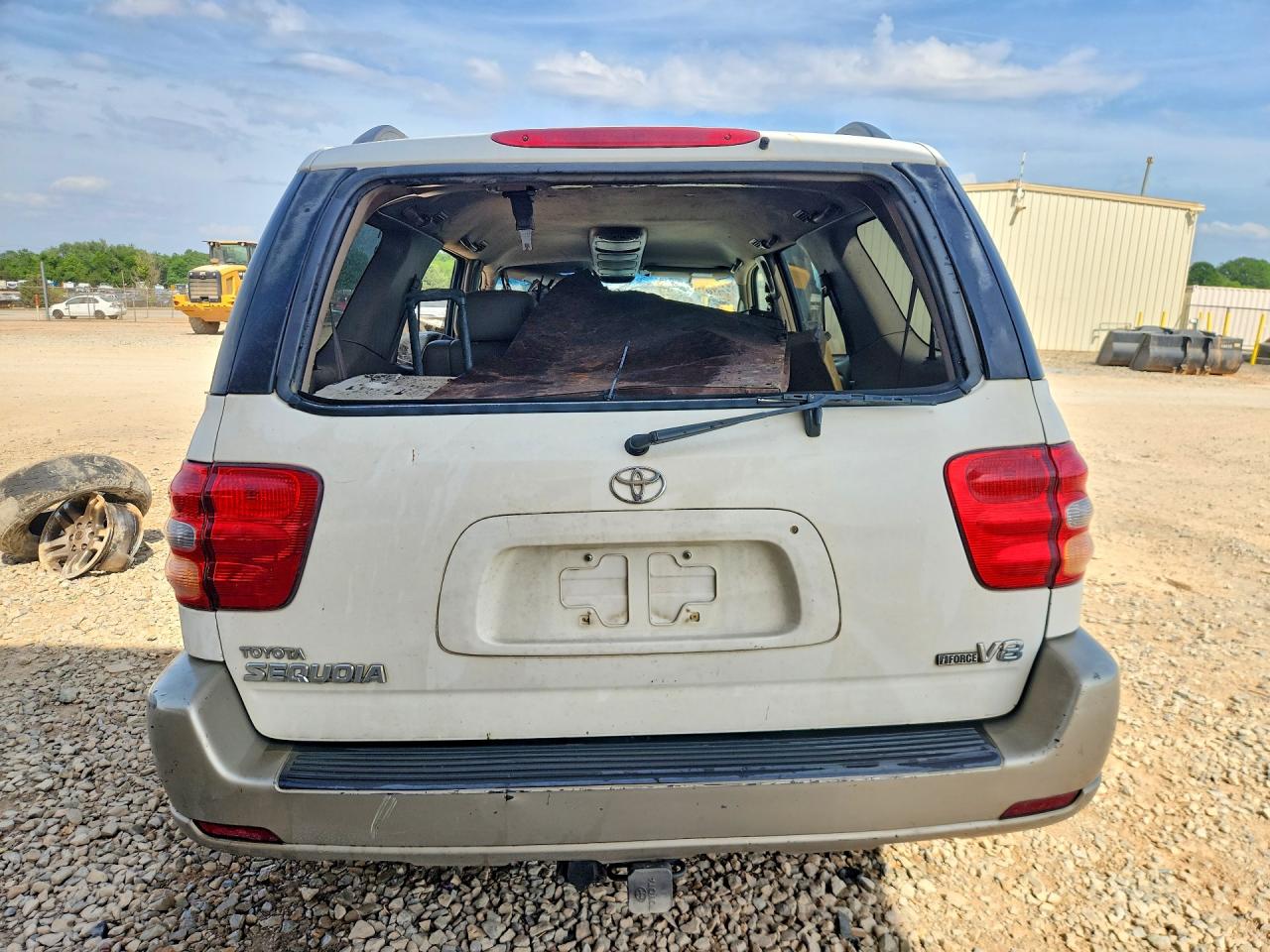 TOYOTA SEQUOIA 2004 — 7