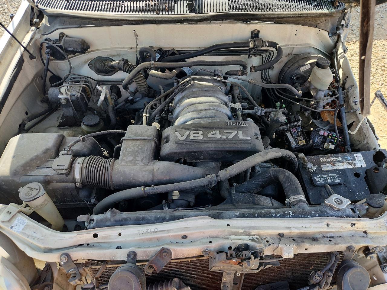TOYOTA SEQUOIA 2004 — 13