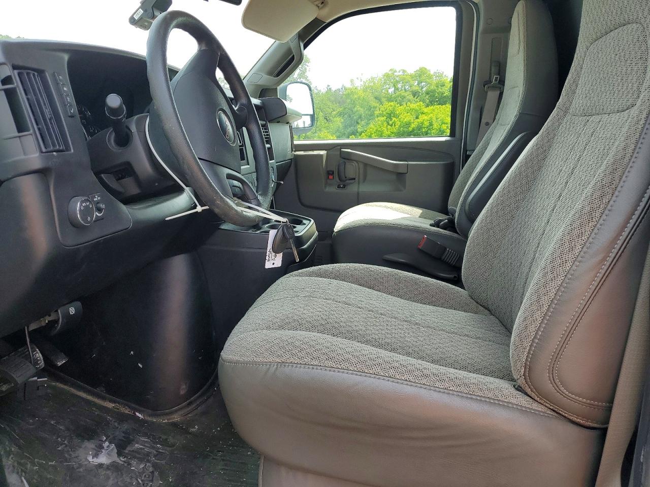 GMC SAVANA 2024 — 8