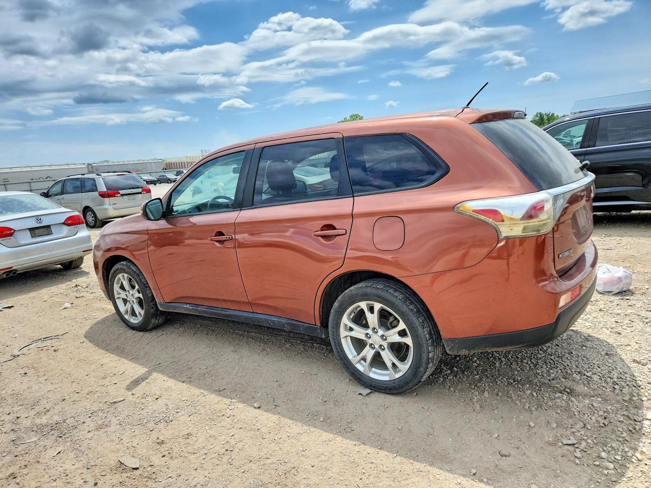 MITSUBISHI OUTLANDER 2014 — 3