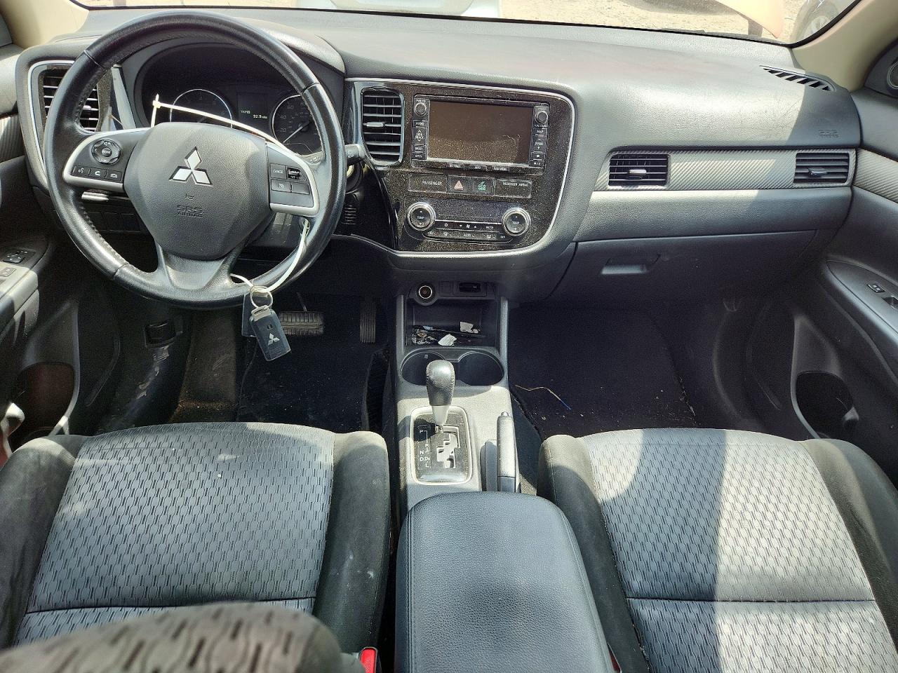MITSUBISHI OUTLANDER 2014 — 9