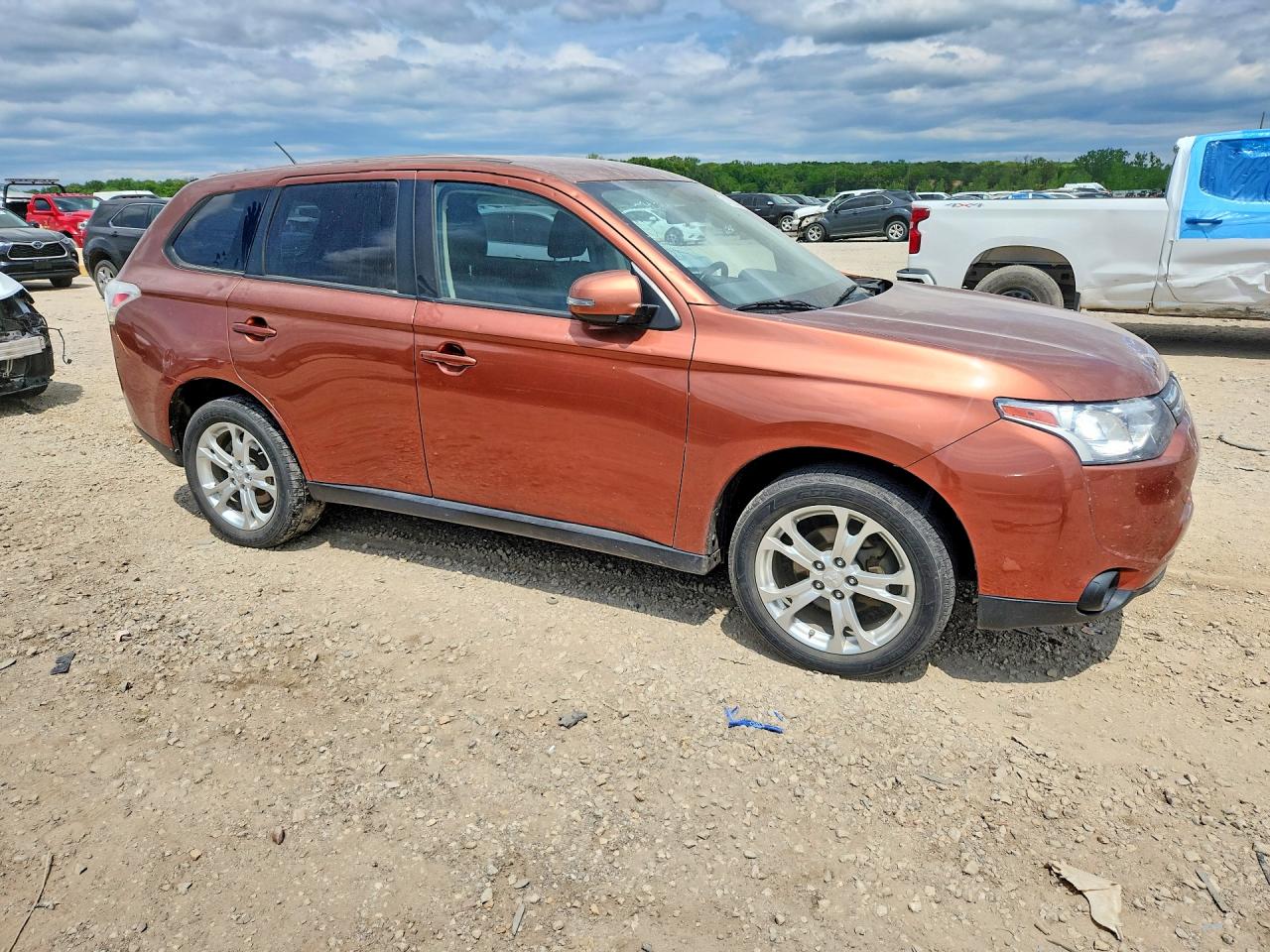 MITSUBISHI OUTLANDER 2014 — 5