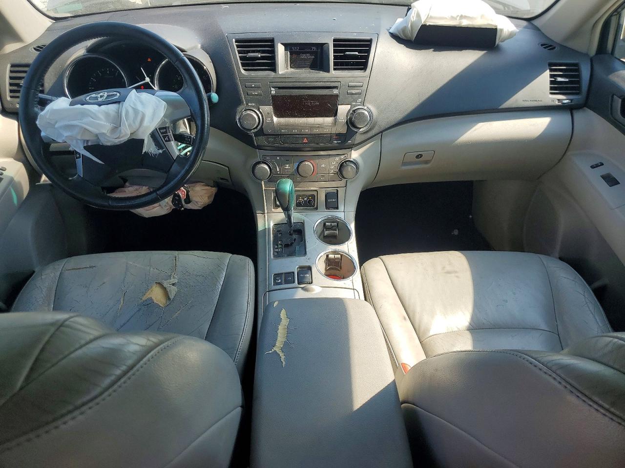 TOYOTA HIGHLANDER 2011 — 9