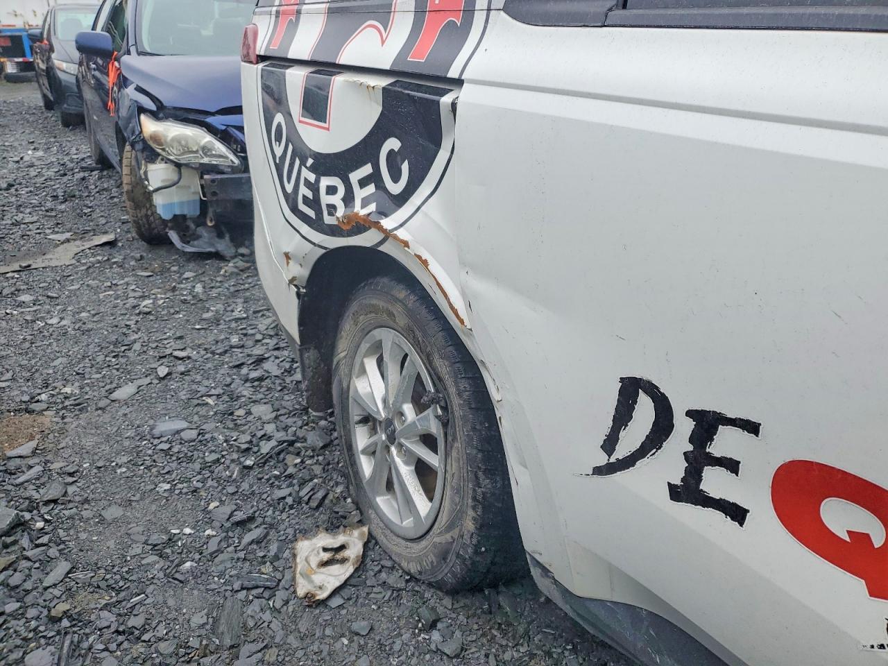 KIA CARNIVAL 2023 — 14