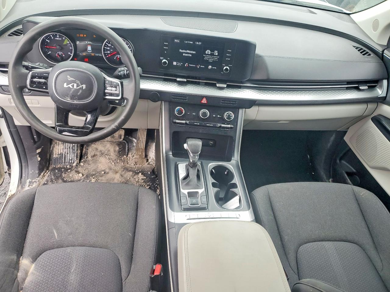 KIA CARNIVAL 2023 — 9
