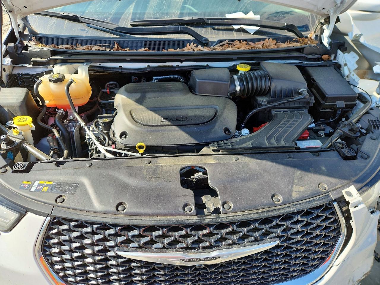 CHRYSLER PACIFICA 2022 — 13
