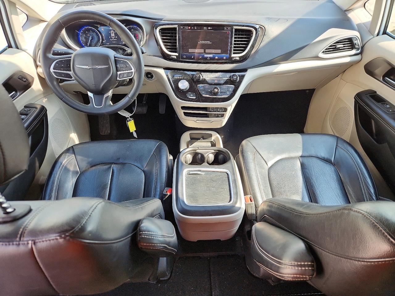 CHRYSLER PACIFICA 2022 — 9