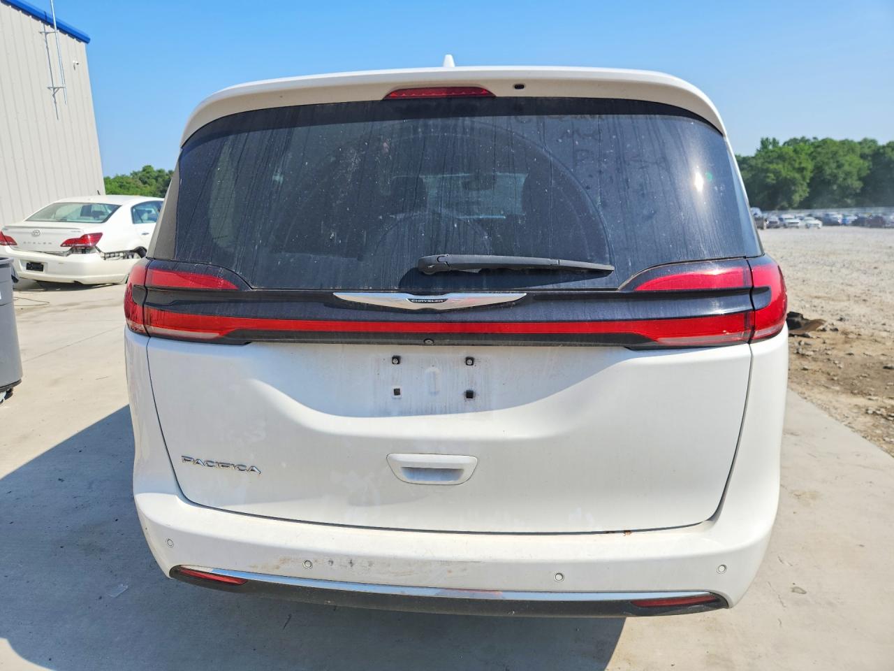 CHRYSLER PACIFICA 2022 — 7