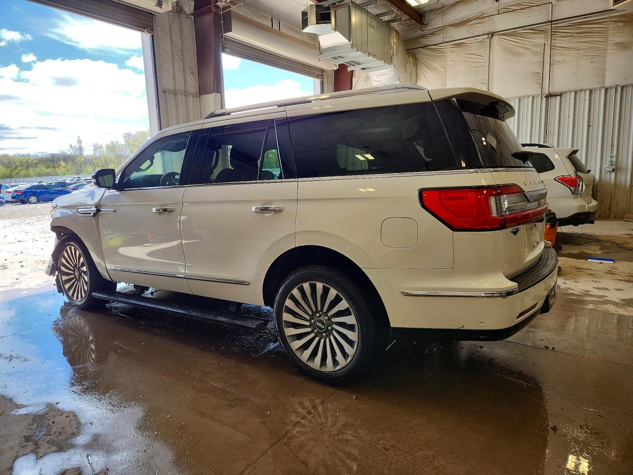 LINCOLN NAVIGATOR 2019 — 3