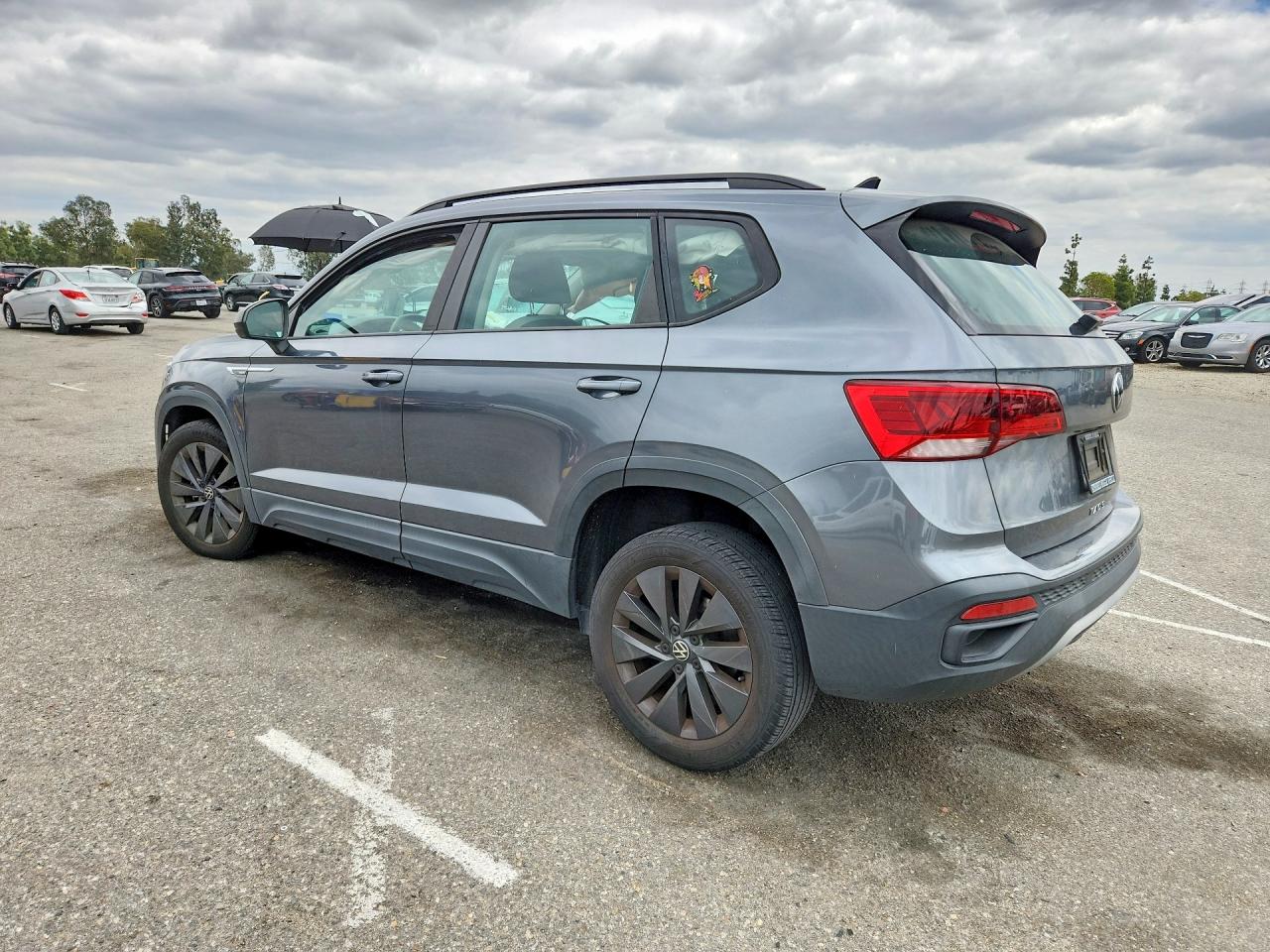 VOLKSWAGEN TAOS 2022 — 3