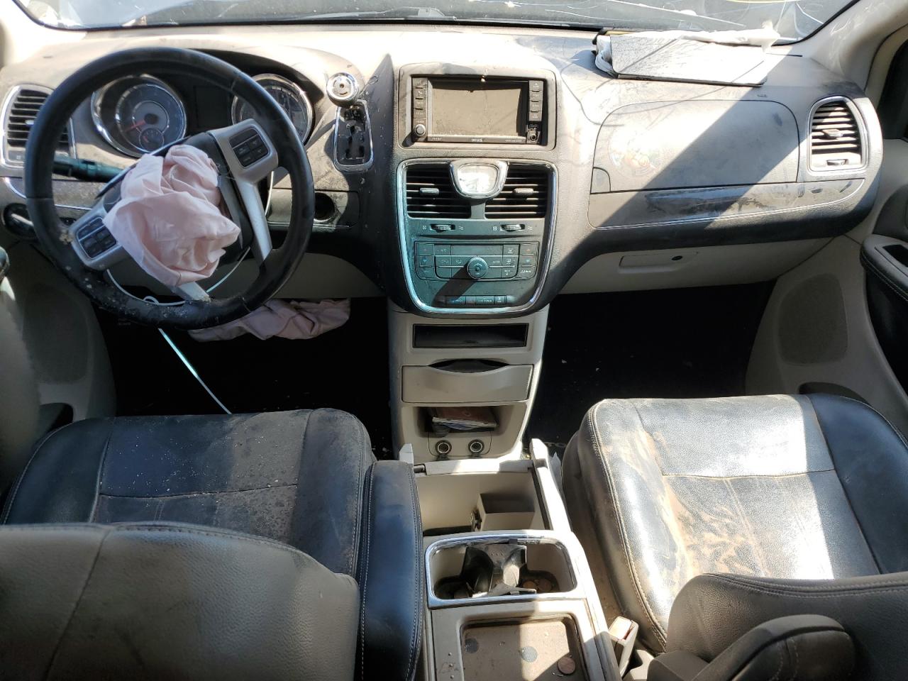 CHRYSLER TOWN & COUNTRY 2016 — 9