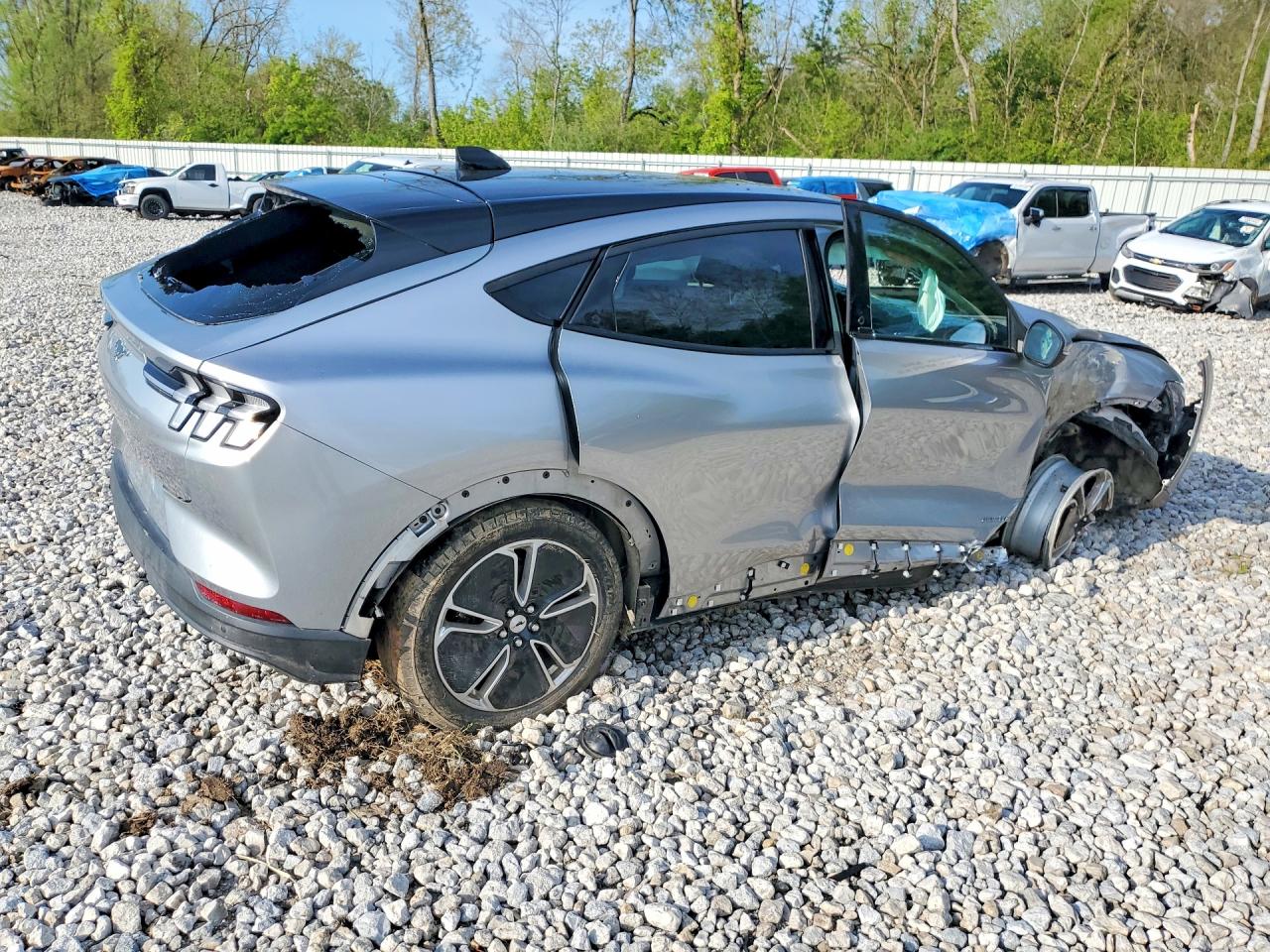 FORD MUSTANG MACH-E 2021 — 4