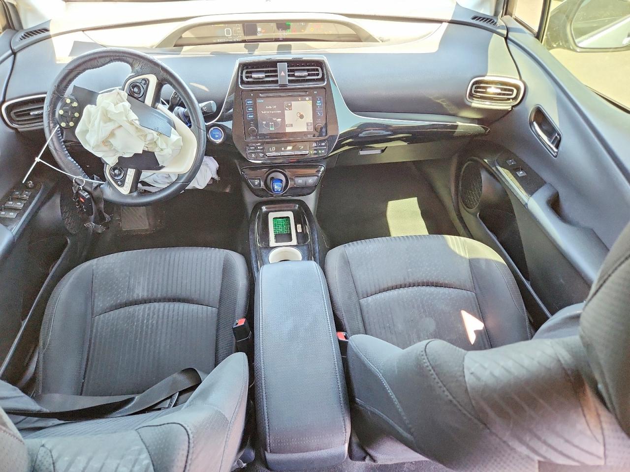 TOYOTA PRIUS 2016 — 9