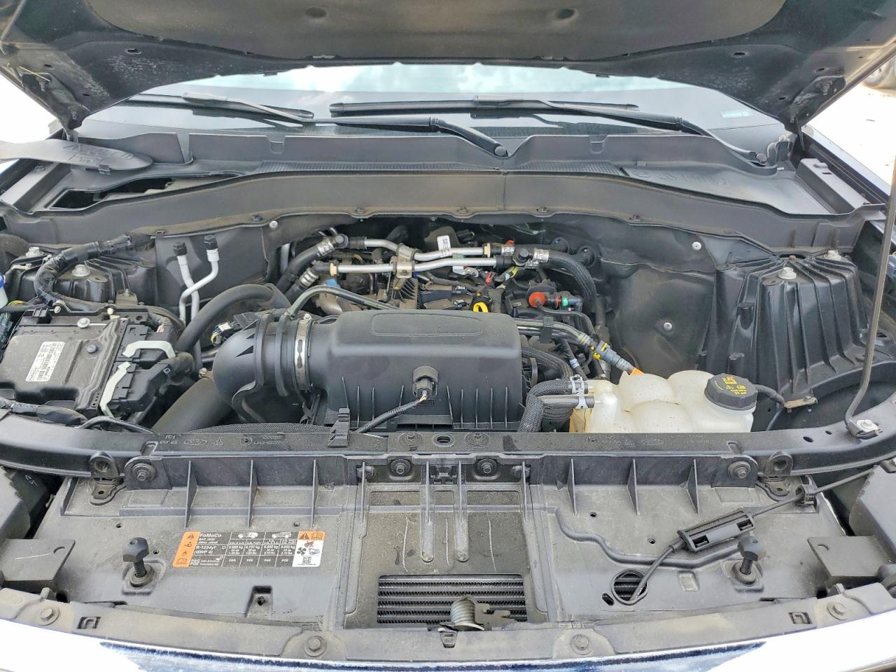FORD EXPLORER 2024 — 12