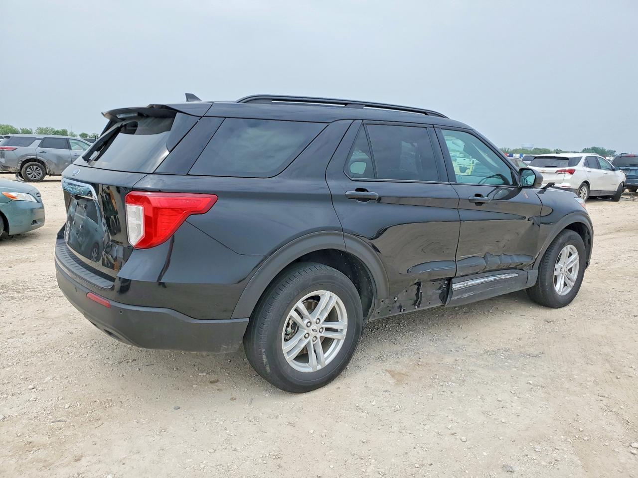 FORD EXPLORER 2024 — 4