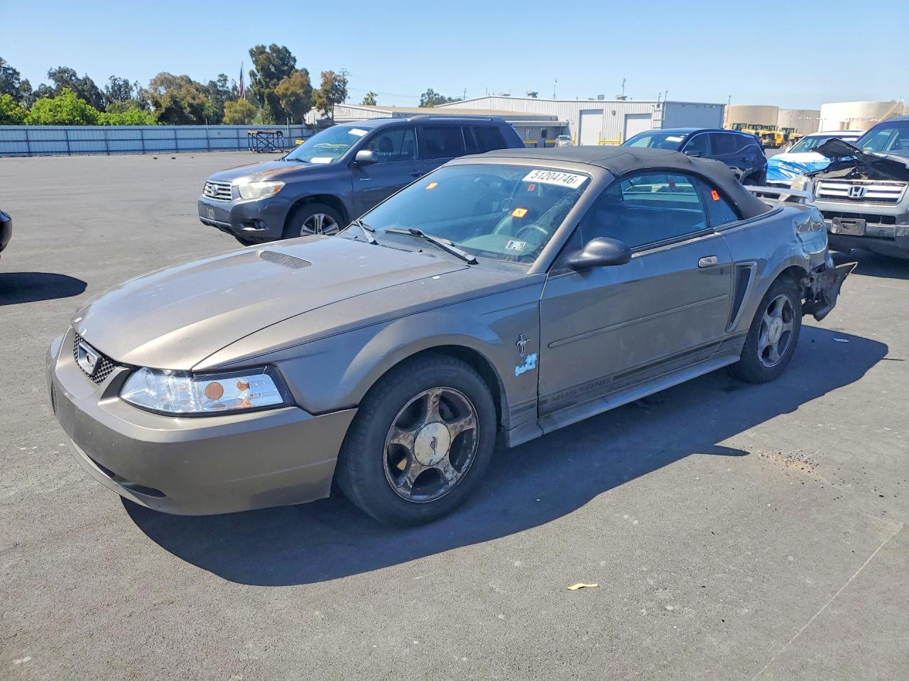 FORD MUSTANG 2001 — 2