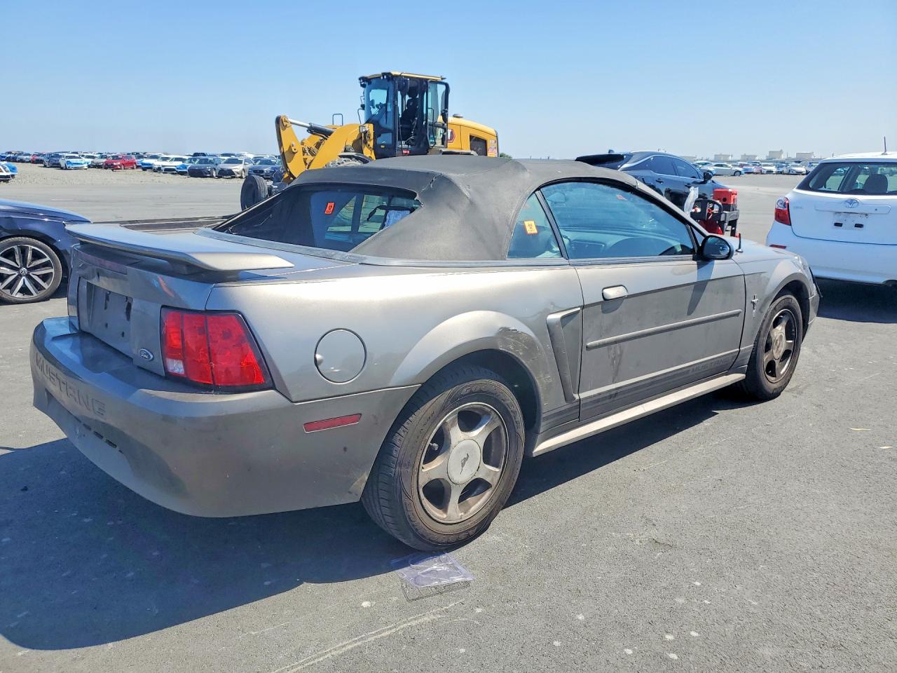 FORD MUSTANG 2001 — 4