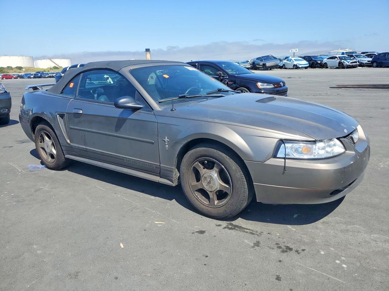 FORD MUSTANG 2001 — 5