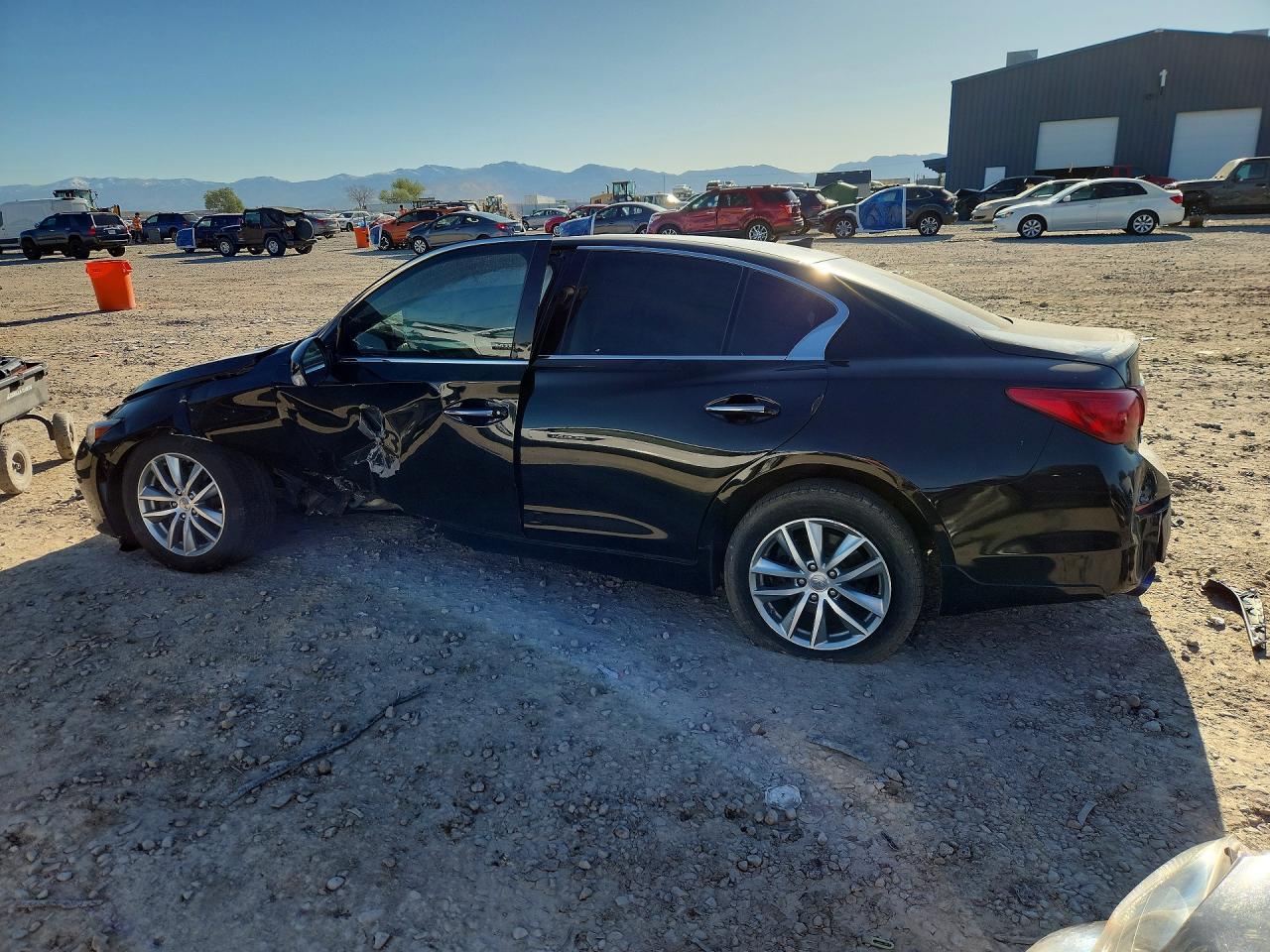 INFINITI Q50 2015 — 3