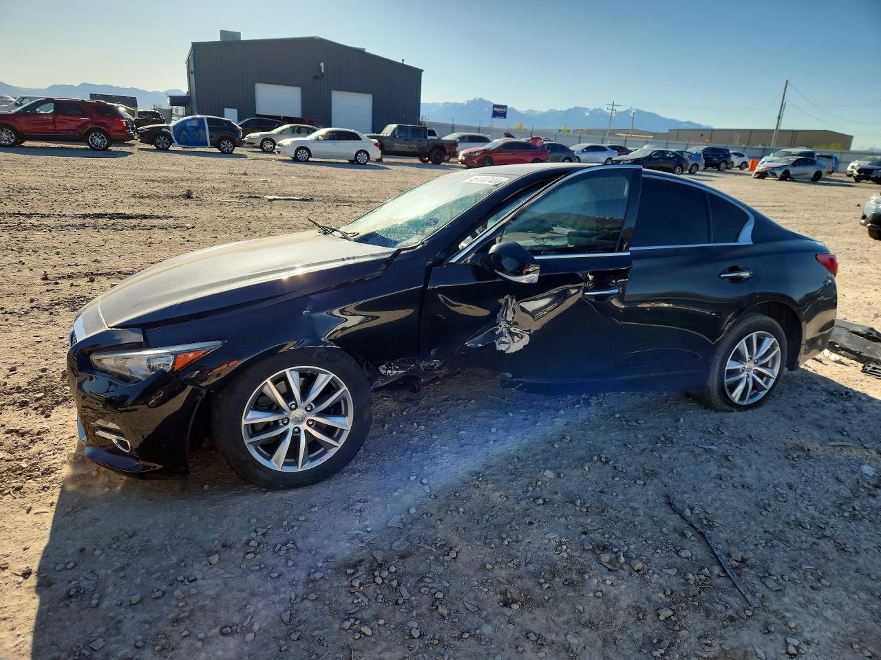INFINITI Q50 2015 — 2