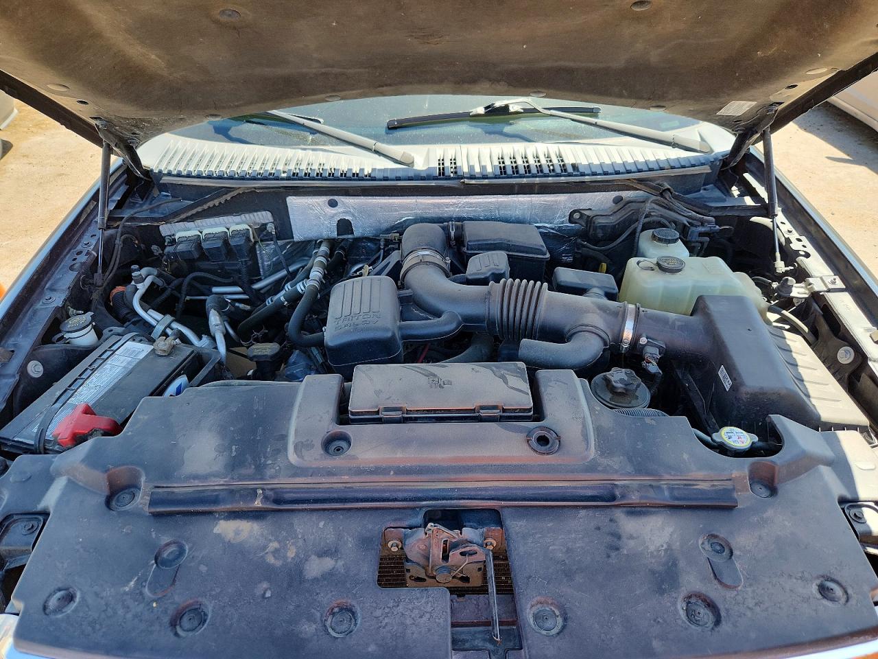 FORD EXPEDITION 2013 — 12