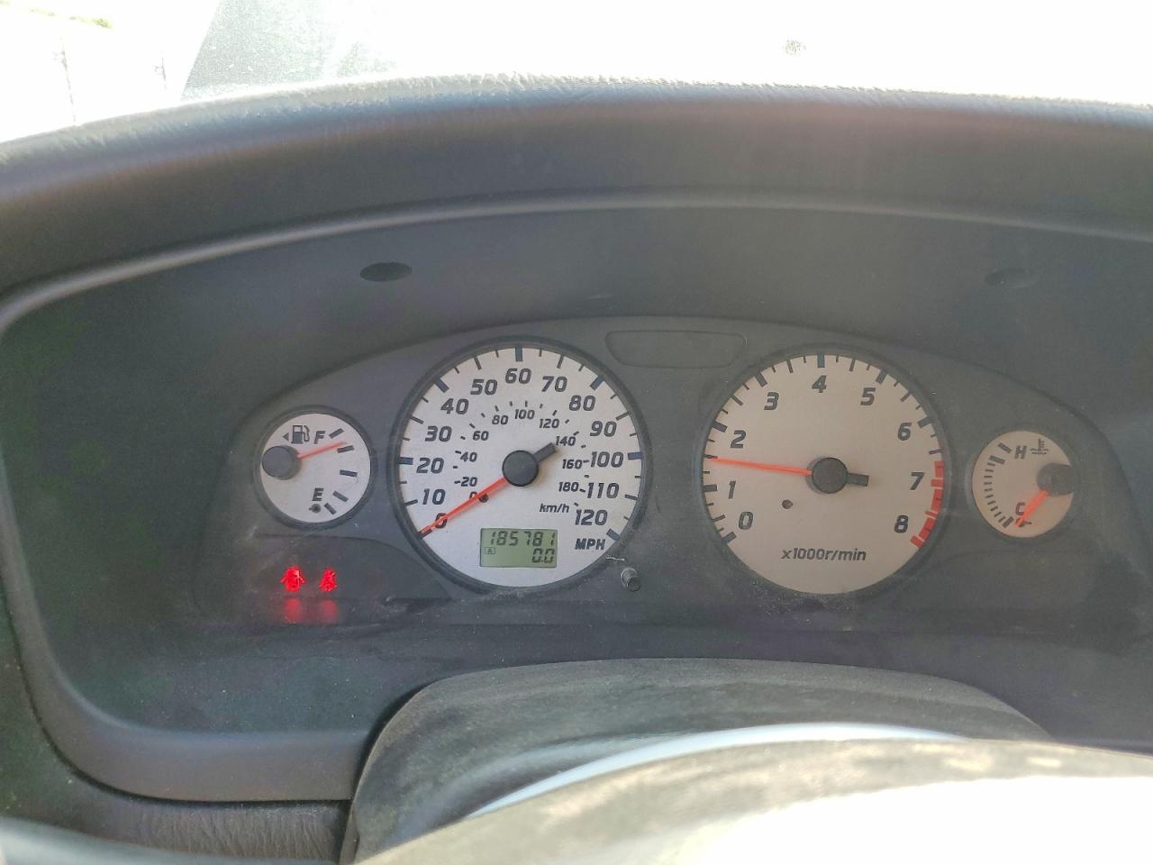 NISS PATHFINDER 2002 — 10