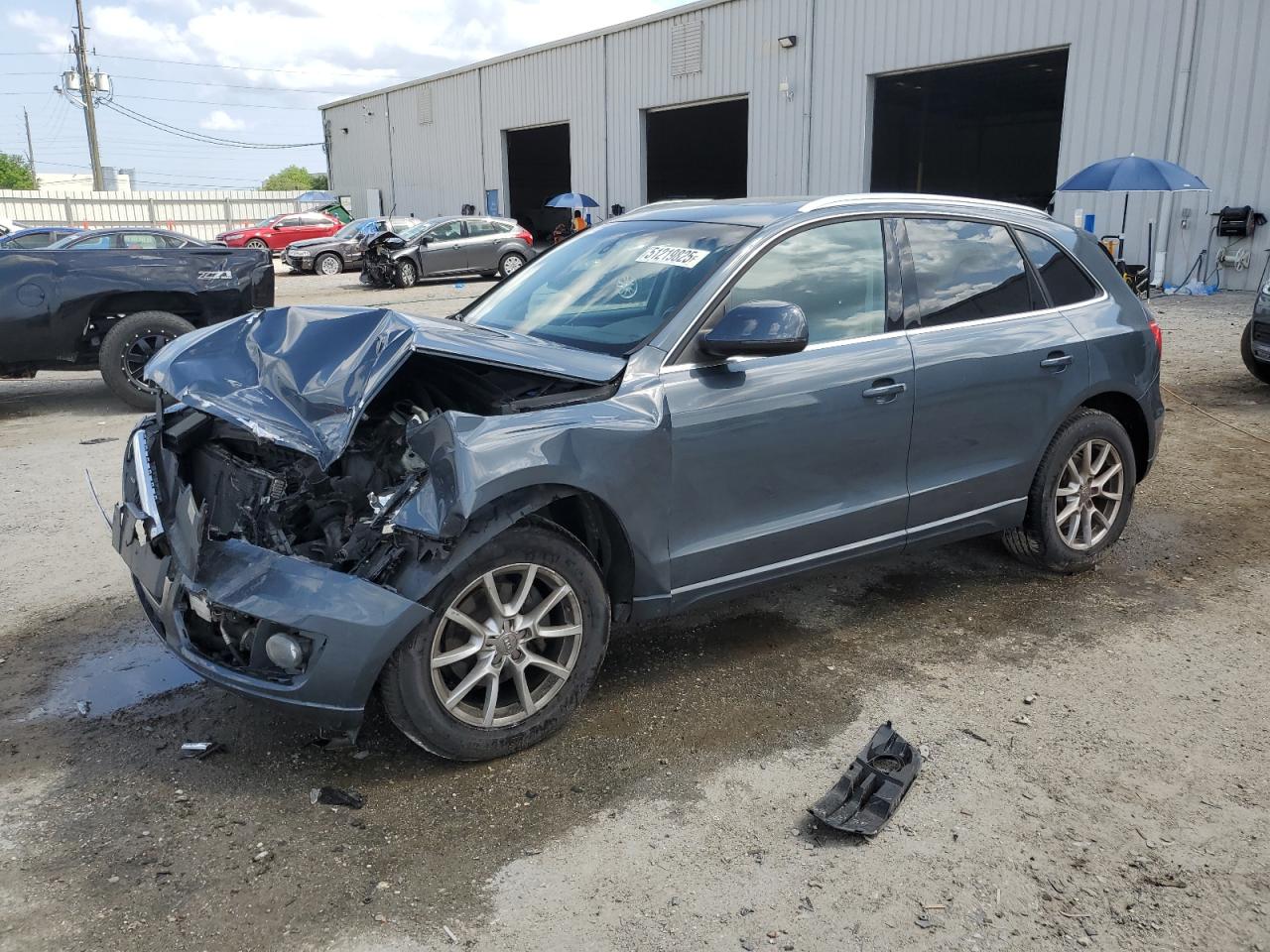2011 AUDI Q5 PREMIUM
