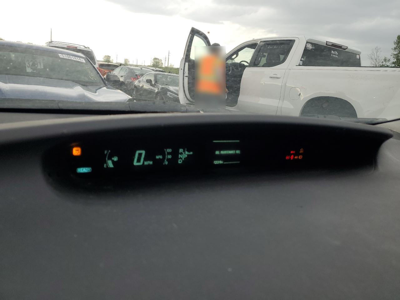 TOYOTA PRIUS 2010 — 10