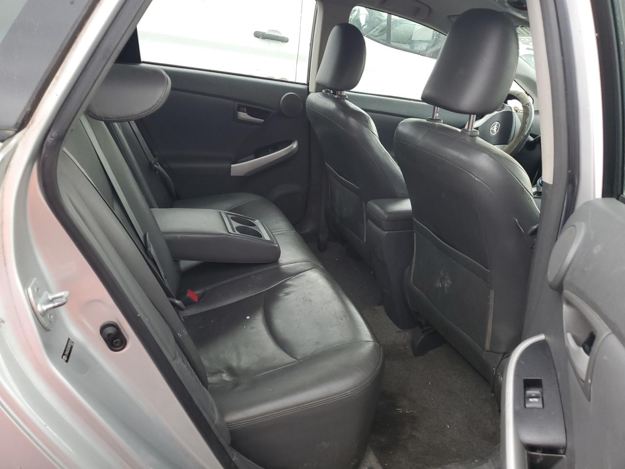 TOYOTA PRIUS 2010 — 11