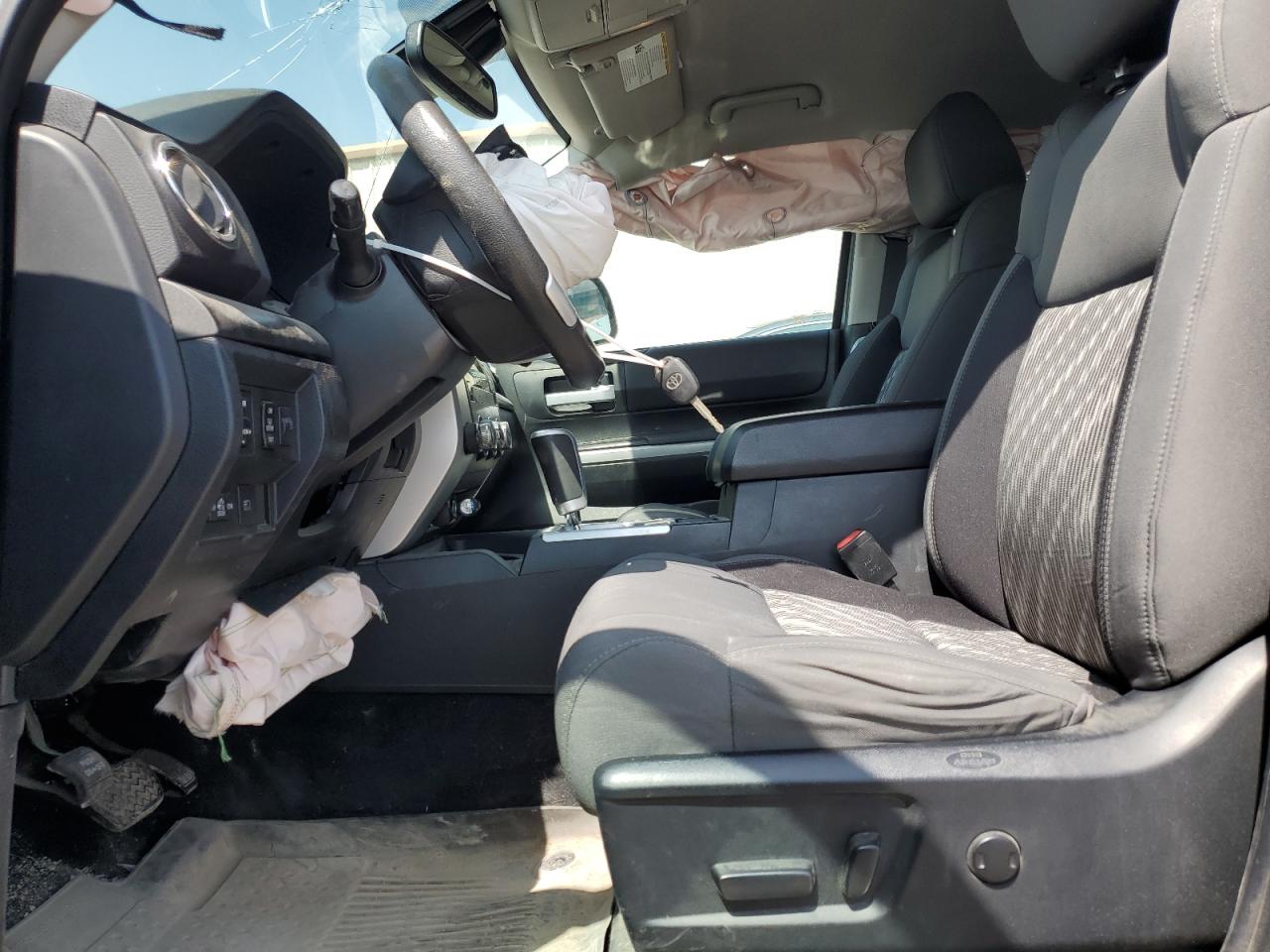 TOYOTA TUNDRA 2019 — 8