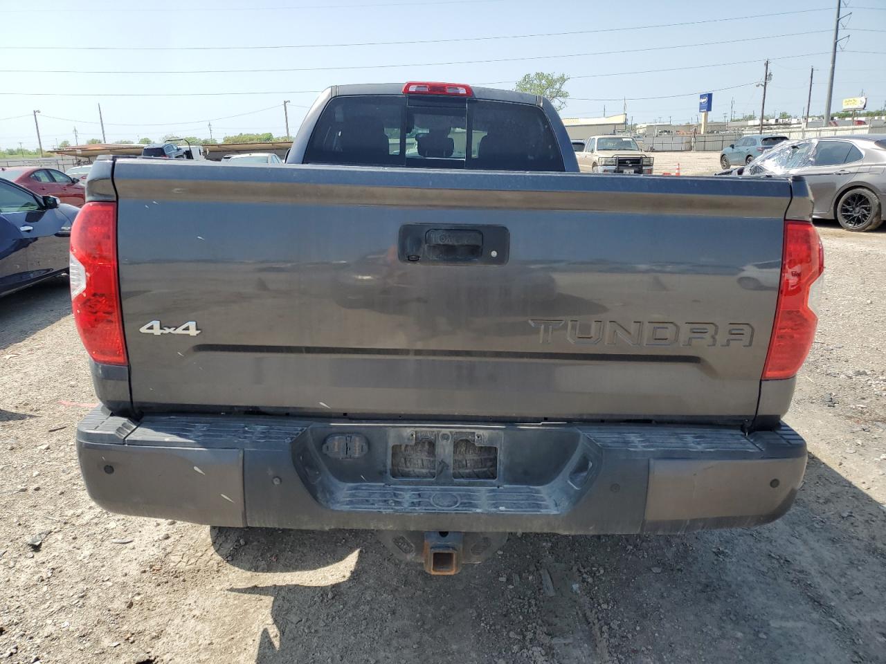 TOYOTA TUNDRA 2019 — 7